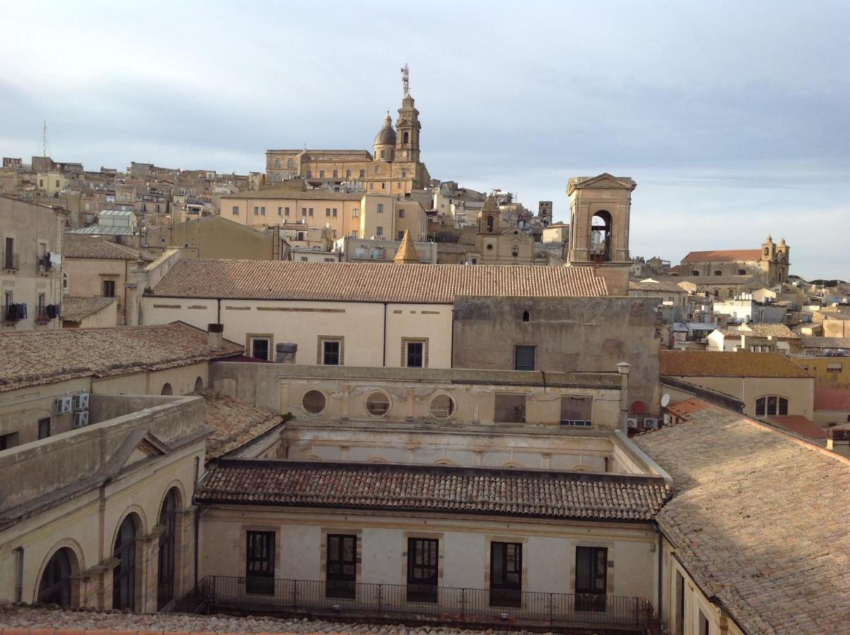 Ferienwohnung Attico Da Rosa Con Vista Spettacolare A 360 Gradi Caltagirone Exterior foto