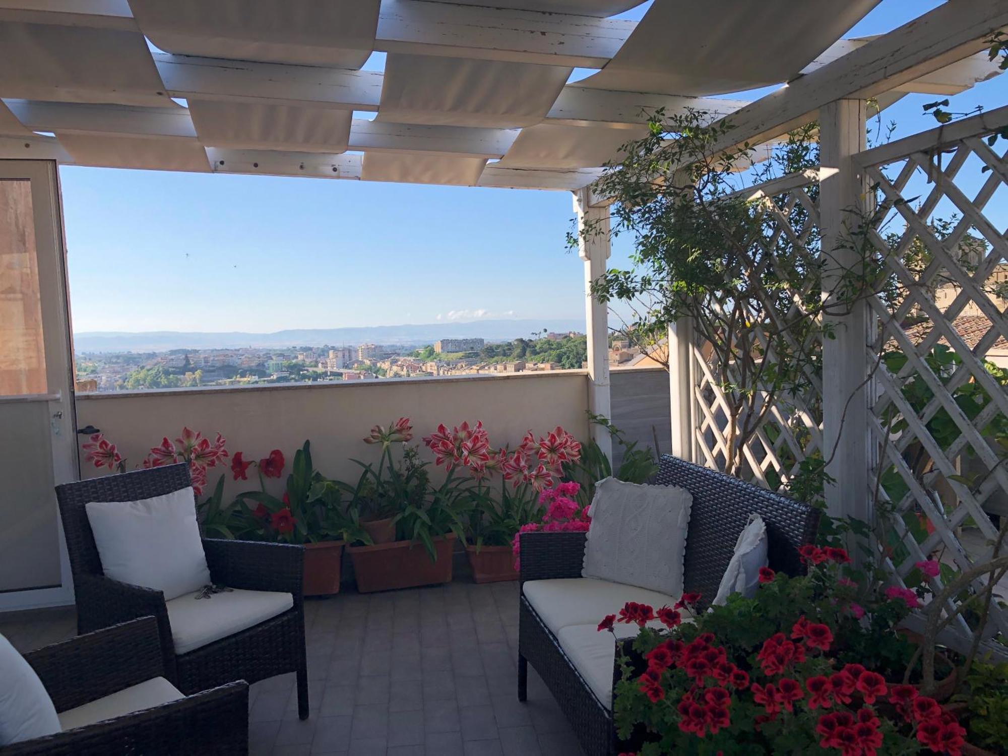 Ferienwohnung Attico Da Rosa Con Vista Spettacolare A 360 Gradi Caltagirone Exterior foto