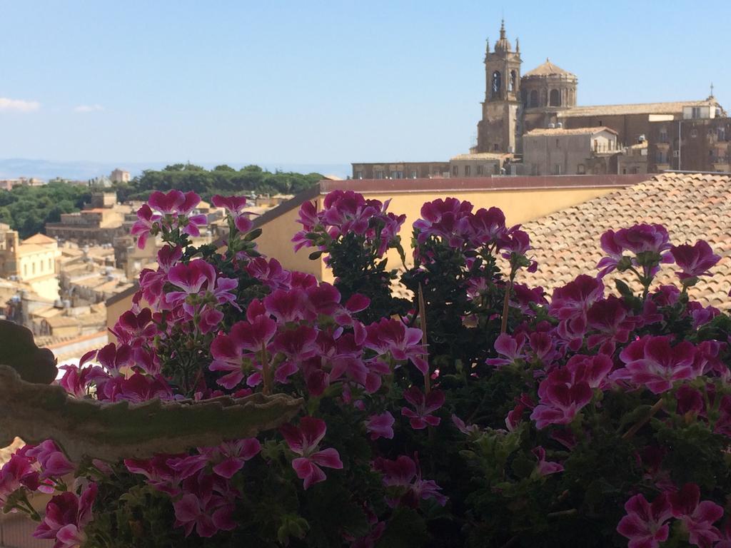 Ferienwohnung Attico Da Rosa Con Vista Spettacolare A 360 Gradi Caltagirone Exterior foto