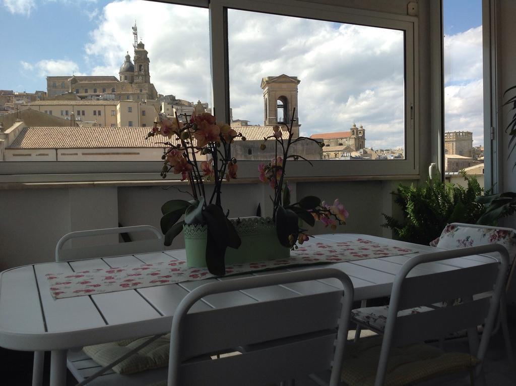 Ferienwohnung Attico Da Rosa Con Vista Spettacolare A 360 Gradi Caltagirone Exterior foto