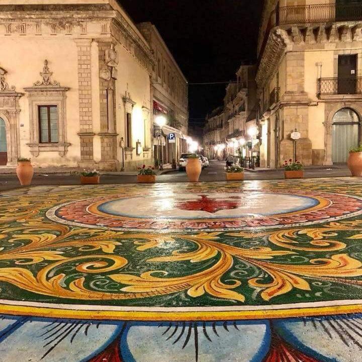 Ferienwohnung Attico Da Rosa Con Vista Spettacolare A 360 Gradi Caltagirone Exterior foto